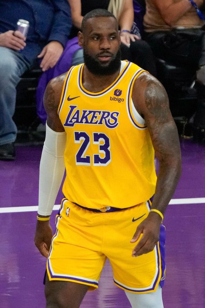 凯恩在湖人比赛中大胜，回归赛场引发热议！的简单介绍